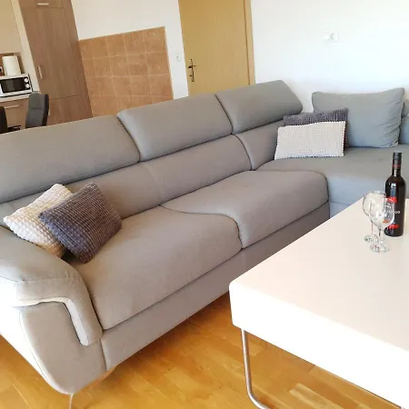 Tomo Μακάρσκα