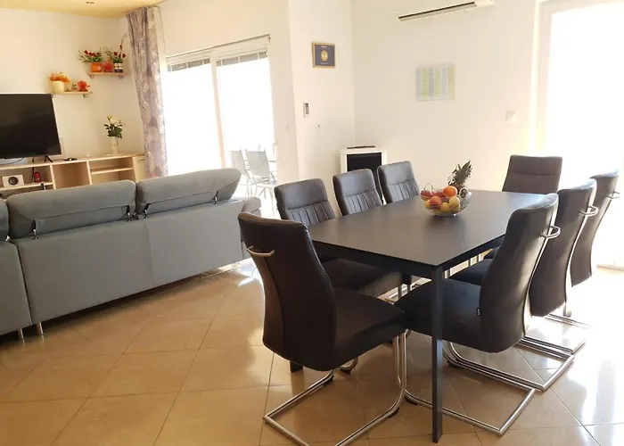 Apartment Tomo Makarska