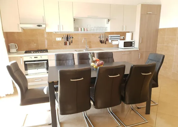 Apartment Tomo Makarska