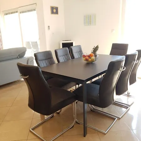 Tomo Makarska