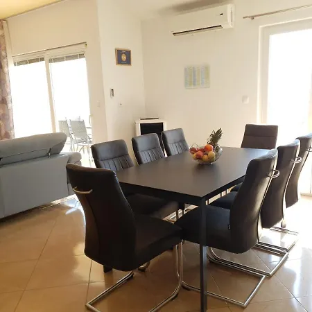 Apartment Tomo