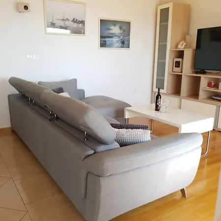 Tomo Apartment