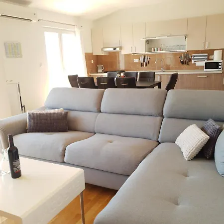 Tomo Apartment