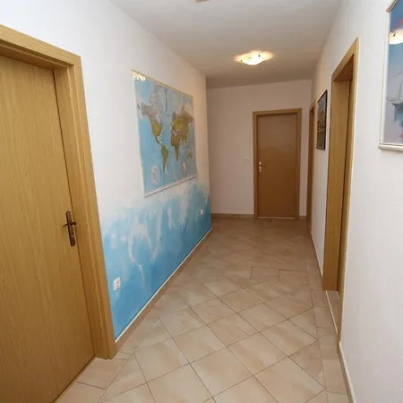 Tomo Apartment *