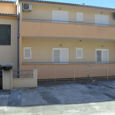 Tomo Apartment