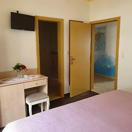 Tomo Apartment Makarska