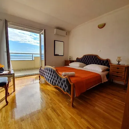 Apartment Tomo